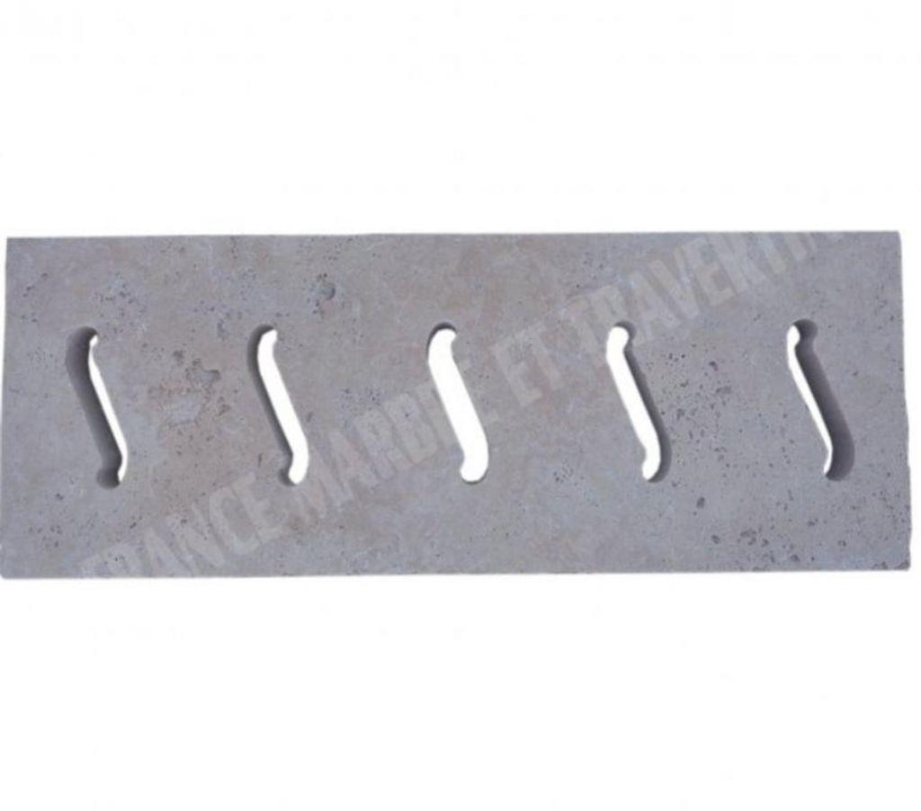 Var Forcalqueiret - 83136 - Photos Vivastreet Travertin Classique Grille Serpent 19x50 cm REF 333
