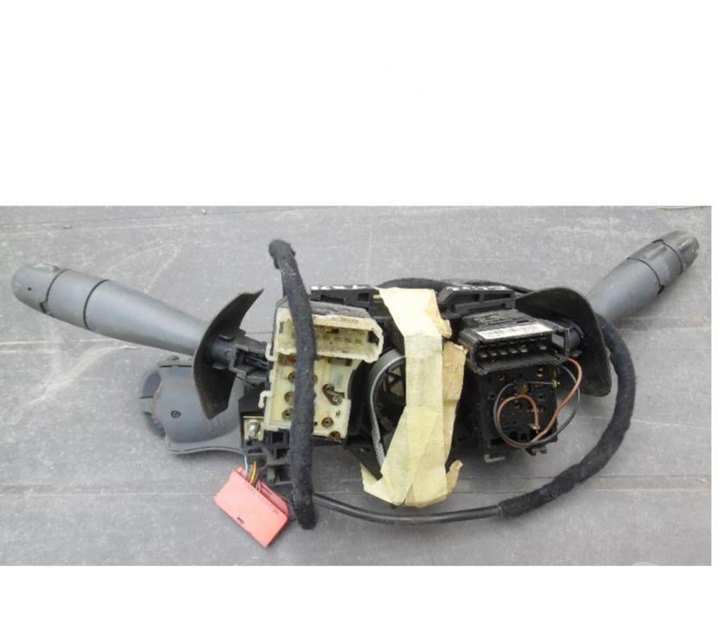 Pièces et services auto Hérault Castries - 34160 - Photos Vivastreet Contact tournant de Clio 2 vendu complet avec les 3 comodos