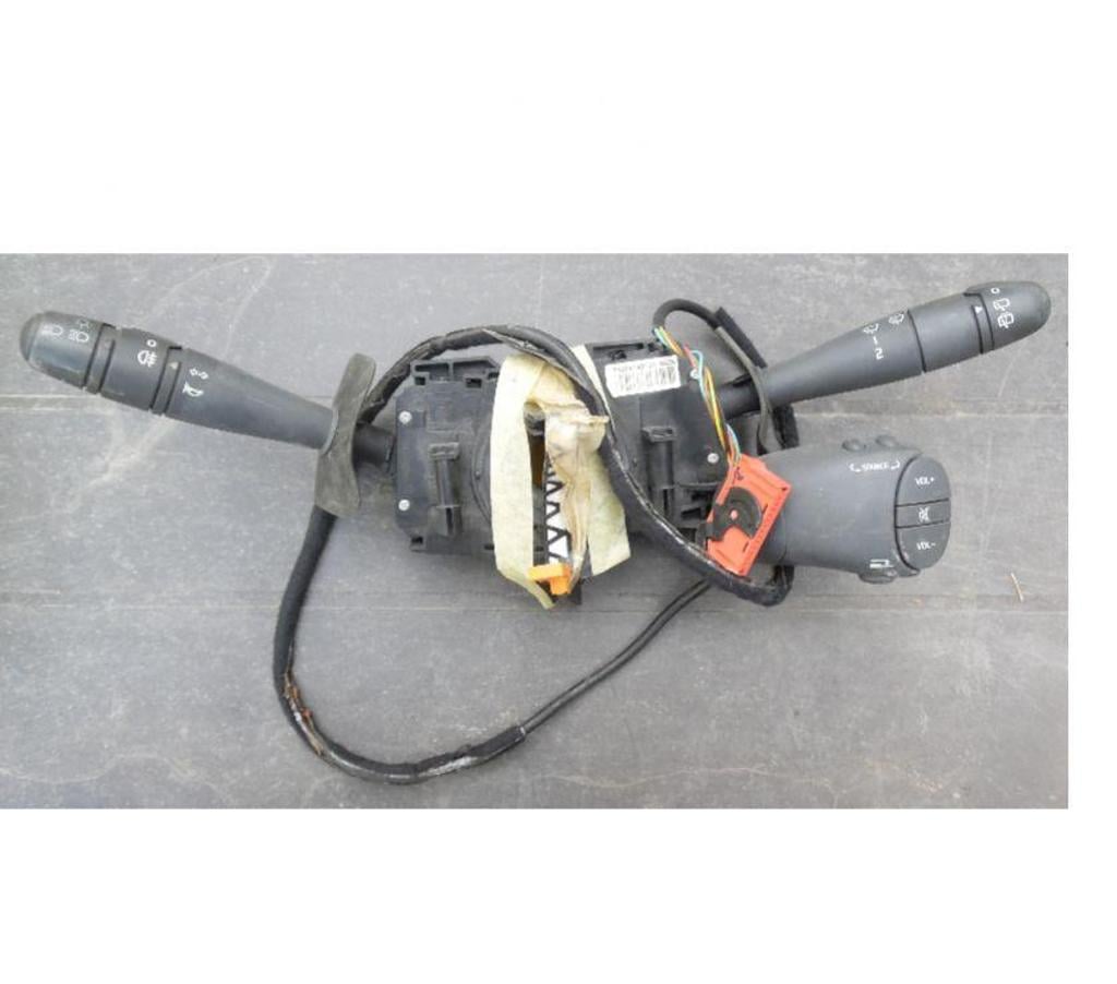 Pièces et services auto Hérault Castries - 34160 - Photos Vivastreet Contact tournant de Clio 2 vendu complet avec les 3 comodos