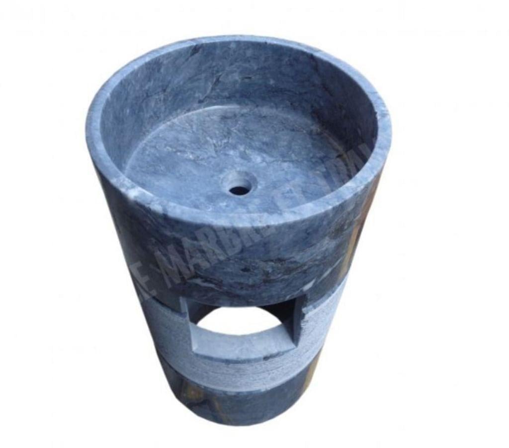  Var Forcalqueiret - 83136 - Photos Vivastreet Pierre Bleue Turque Piédestal Vasque Modèle Baril REF 632