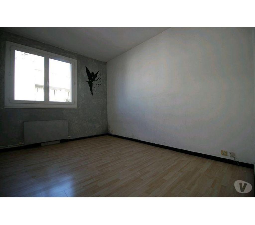 Appartements à vendre Gard Nimes - Photos Vivastreet APPARTEMENT LUMINEUX 3 Pièces proche CV