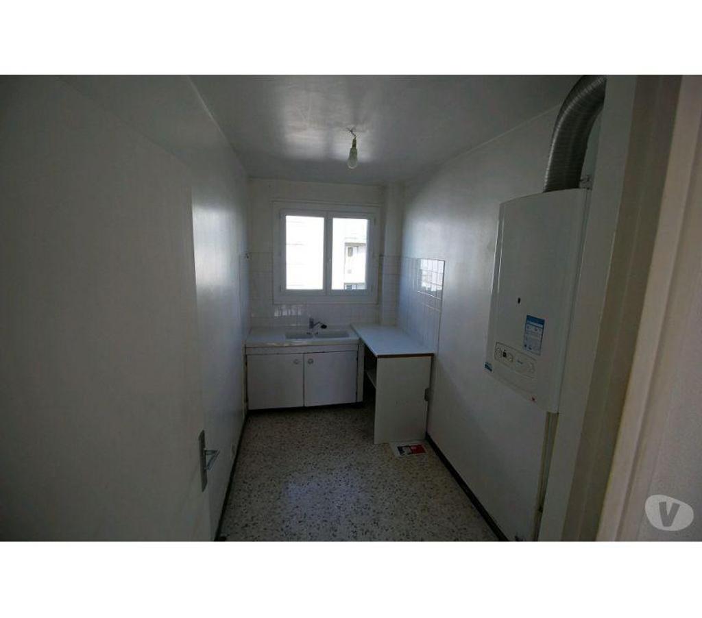 Appartements à vendre Gard Nimes - Photos Vivastreet APPARTEMENT LUMINEUX 3 Pièces proche CV