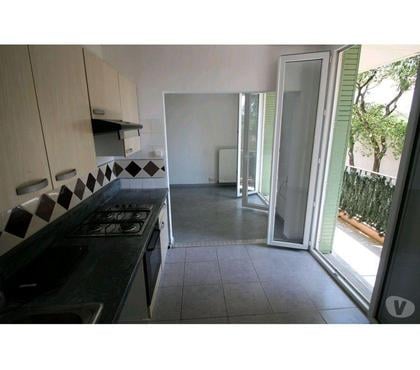 Vente Appartement Nimes Nimes - Photos Vivastreet  APPARTEMENT 4 pièces, secteur recherché