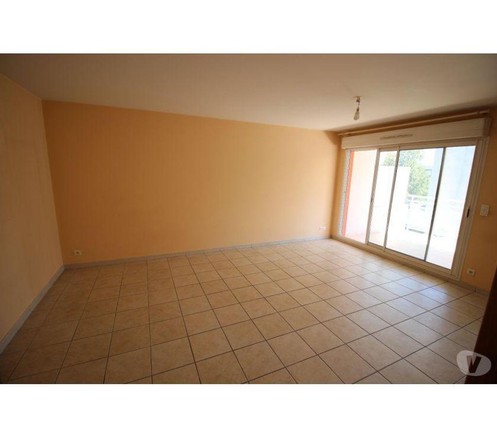Appartements à vendre Gard Nimes - Photos Vivastreet NIMES, APPARTEMENT 3 Pièces, Terrasse et Parking