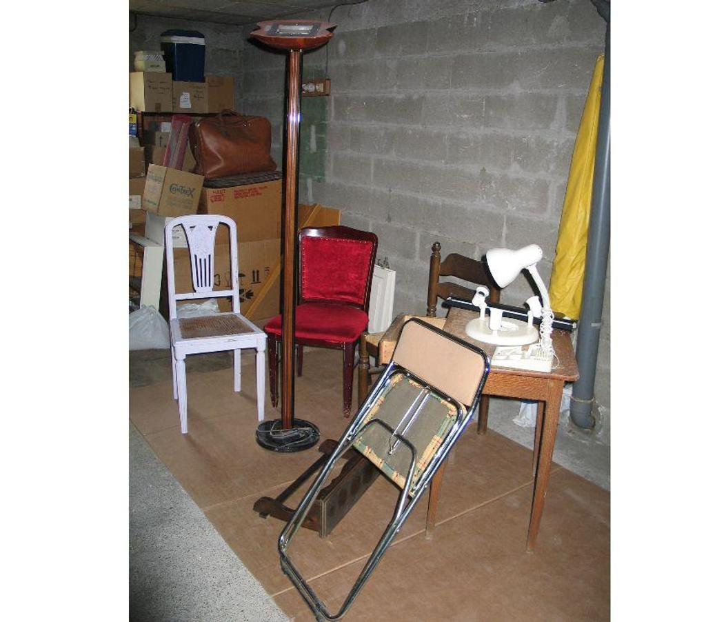 Ameublement & art de la table Essonne Quincy sous Senart - 91480 - Photos Vivastreet Chaises et éclairages