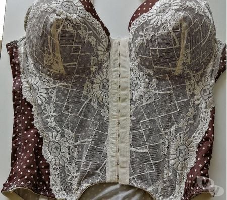 Vêtements occasion Val-d'Oise Bernes sur Oise - 95340 - Photos Vivastreet Bustier Guêpière BRODERIES Taille 90C (Neuf)