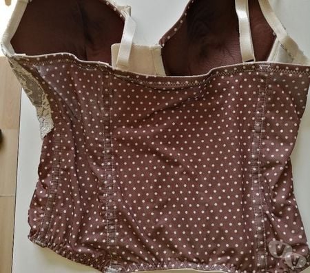 Vêtements occasion Val-d'Oise Bernes sur Oise - 95340 - Photos Vivastreet Bustier Guêpière BRODERIES Taille 90C (Neuf)
