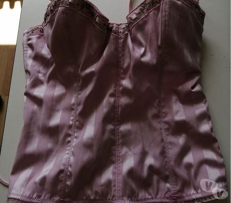 Vêtements occasion Val-d'Oise Bernes sur Oise - 95340 - Photos Vivastreet TOP : Guêpière Bustier Motifs FLORAUX Taille 90B ( Neuf) 