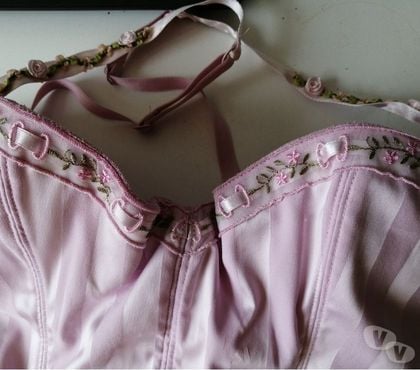 Vêtements Bernes sur Oise Val-d'Oise - Photos Vivastreet TOP : Guêpière Bustier Motifs FLORAUX Taille 90B ( Neuf)