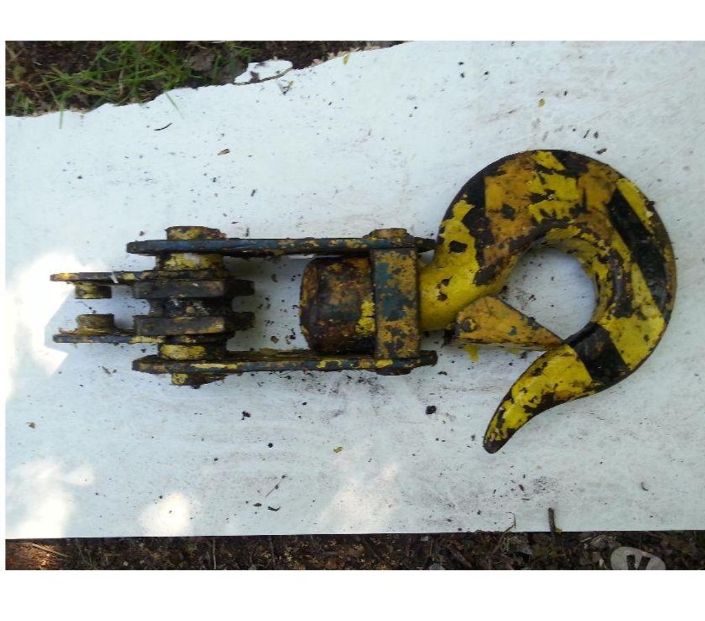 Engins agricoles Seine-et-Marne Montceaux les Provins - 77151 - Photos Vivastreet crochet grue