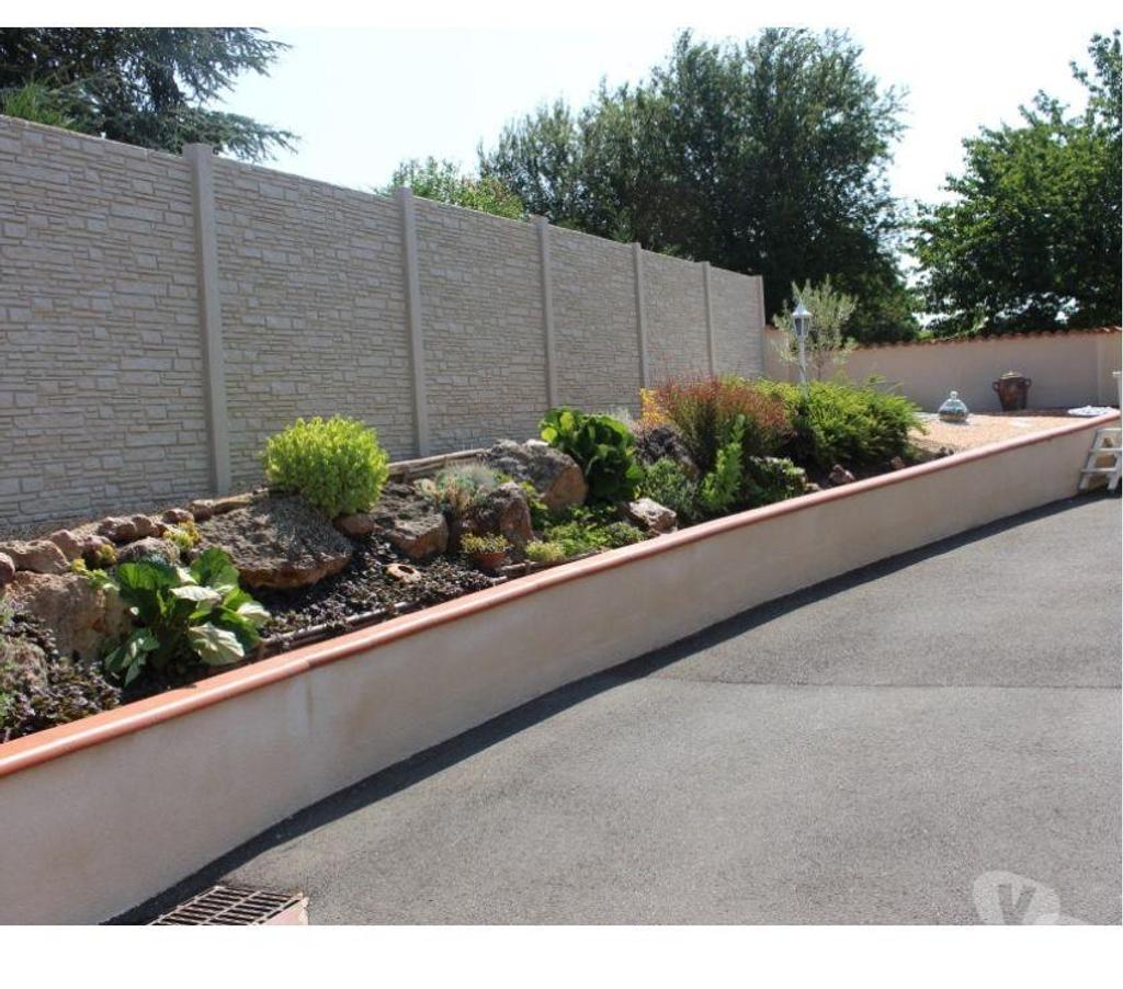  Ille-et-Vilaine Fougeres - 35300 - Photos Vivastreet Clôture en béton déco pour le parc et jardin.