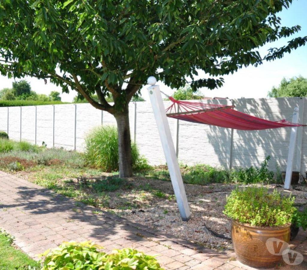  Ille-et-Vilaine Fougeres - 35300 - Photos Vivastreet Clôture en béton déco pour le parc et jardin.