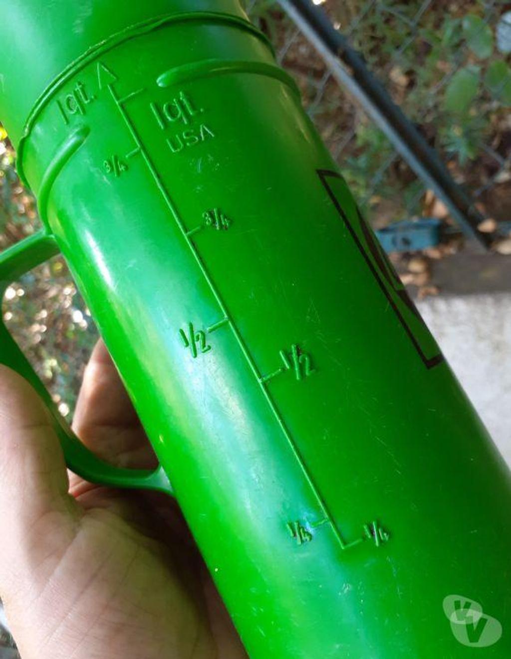 Pièces et services auto Var Pierrefeu du Var - 83390 - Photos Vivastreet Broc huile Castrol 1lt gradué aussi USA