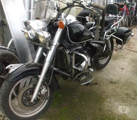 Moto d'occasion Haut-Rhin Colmar - 68000 - Photos Vivastreet Sur Colmar, Belle Custom 125 cm3 an. 1998- 99 - 2000 .