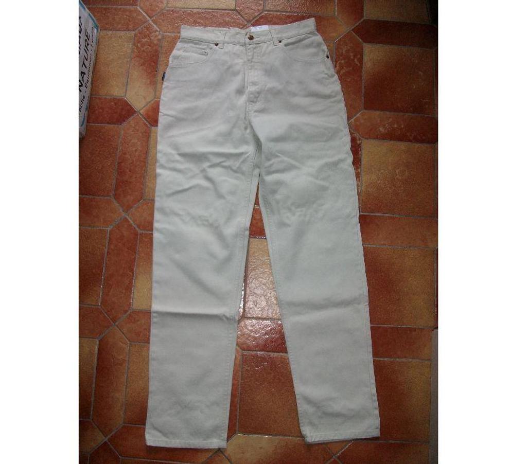 Vêtements occasion Bas-Rhin Bouxwiller - 67330 - Photos Vivastreet Habits HOMME (pantalons, chemises, pulls, gilets, vestes...)