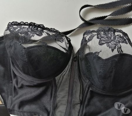 Vêtements occasion Val-d'Oise Bernes sur Oise - 95340 - Photos Vivastreet LOU : BLACK BUSTIER GUEPIERE Dentelle TAILLE 95B ( Neuf)
