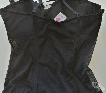 Vêtements occasion Val-d'Oise Bernes sur Oise - 95340 - Photos Vivastreet Top : Bustier Corset A Lacets Taille 90C Neuf