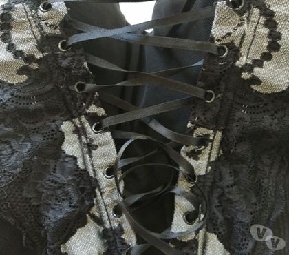 Vêtements occasion Bernes sur Oise Val-d'Oise - Photos Vivastreet Top : Bustier Corset A Lacets Taille 90C Neuf