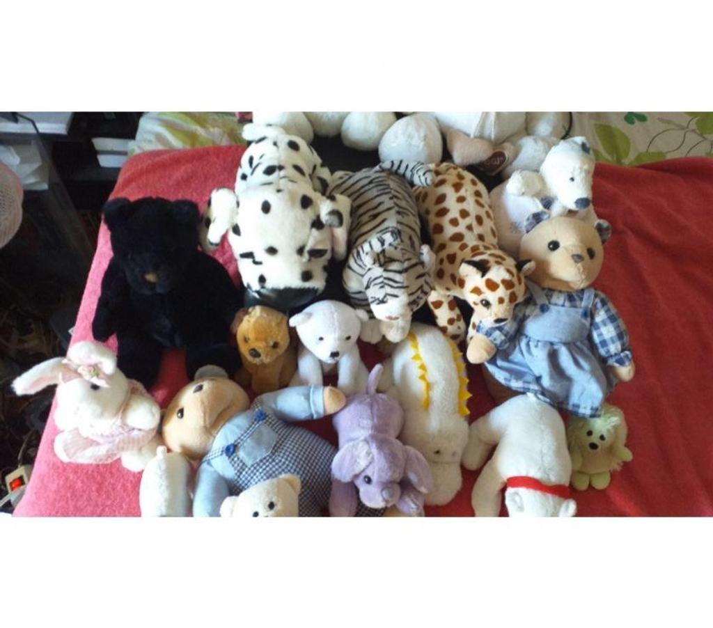 Jeux - Jouets Bouches-du-Rhône Aix en Provence - Photos Vivastreet LOTS POUPEES PELUCHES DOUX MIXTES ORIGINAUX FRANCAIS.