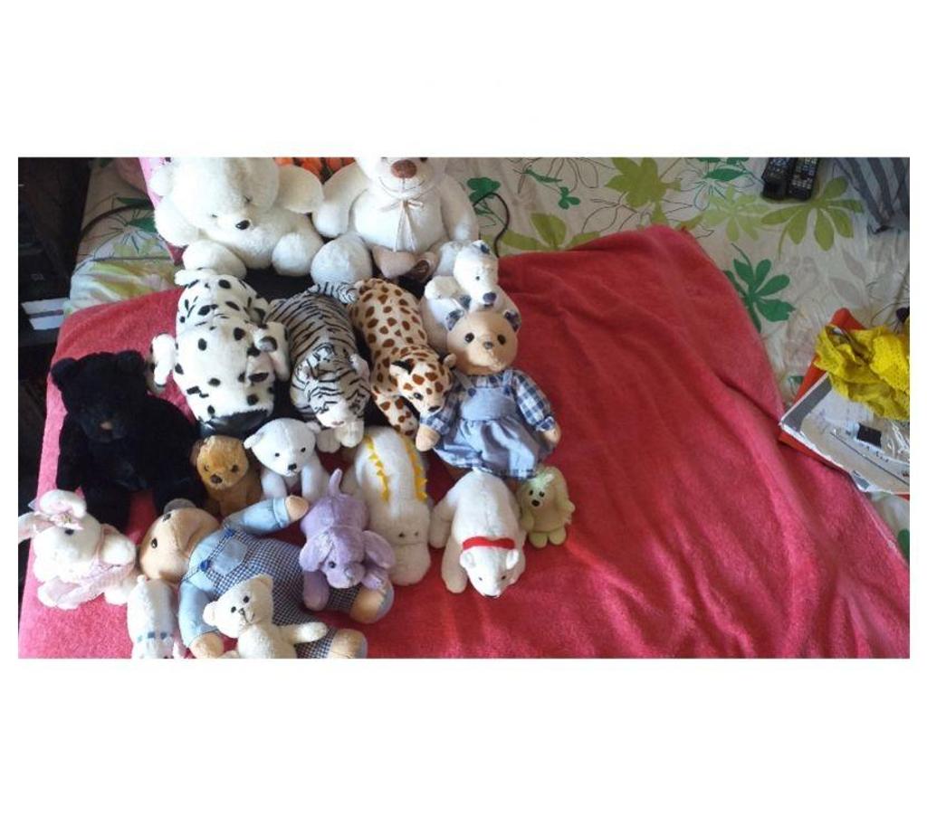 Jeux - Jouets Bouches-du-Rhône Aix en Provence - Photos Vivastreet LOTS POUPEES PELUCHES DOUX MIXTES ORIGINAUX FRANCAIS.