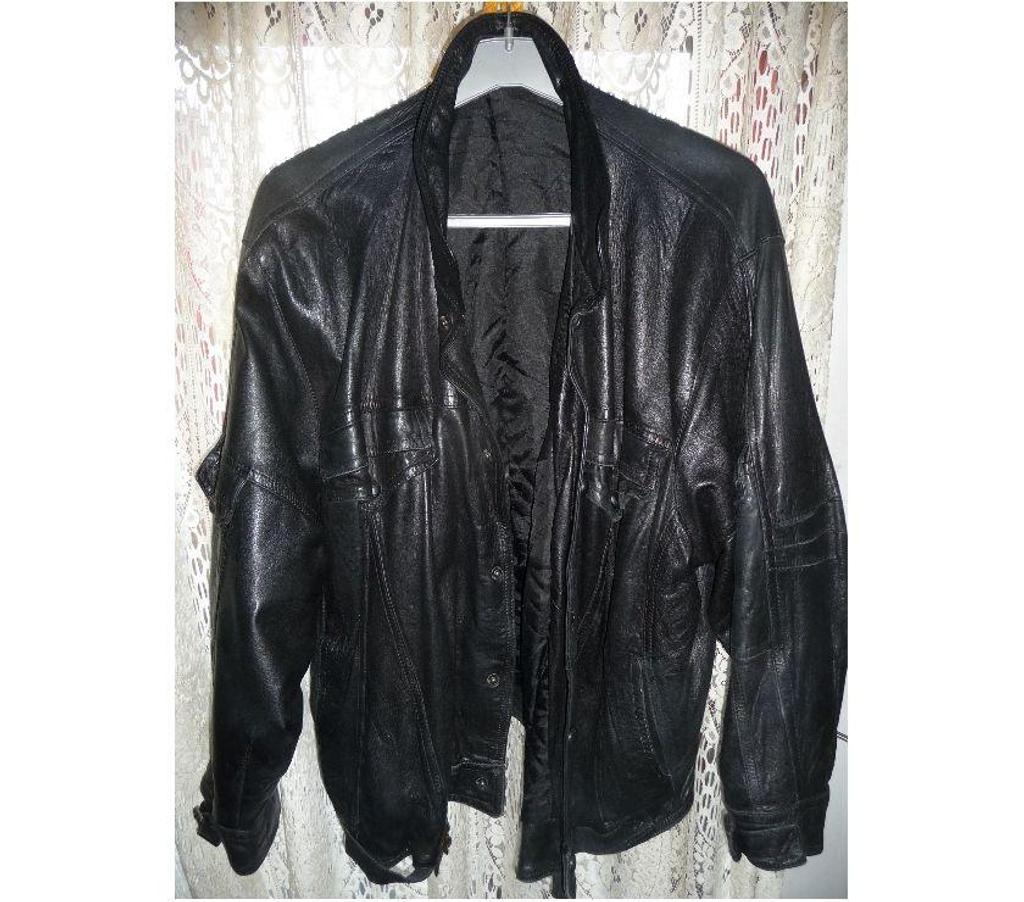 Vêtements occasion Bouches-du-Rhône Aix en Provence - Photos Vivastreet VESTE JACKET HOMM NOIR 100 % CUIR TAILLE L 38 CHAMACO PARIS