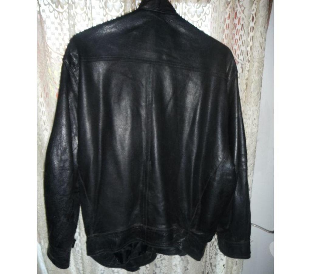 Vêtements occasion Bouches-du-Rhône Aix en Provence - Photos Vivastreet VESTE JACKET HOMM NOIR 100 % CUIR TAILLE L 38 CHAMACO PARIS