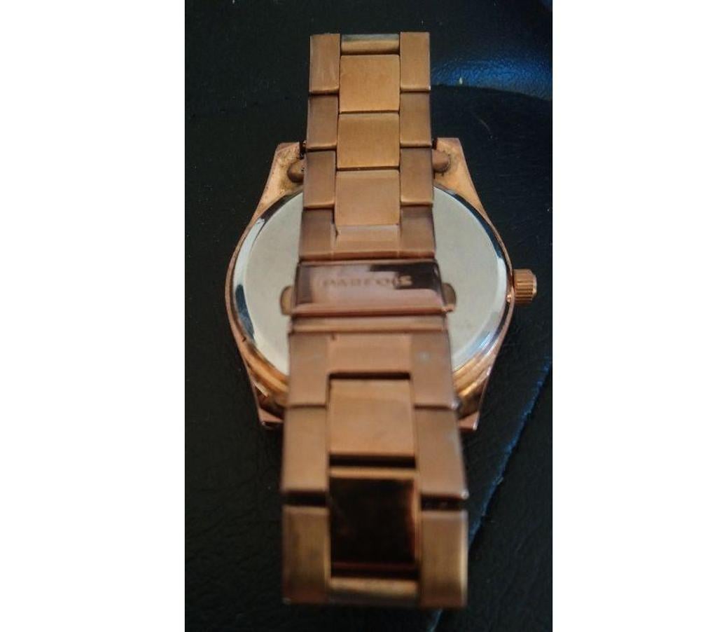 Montres occasion Seine-Saint-Denis La Courneuve - 93120 - Photos Vivastreet Jolie montre Parfois