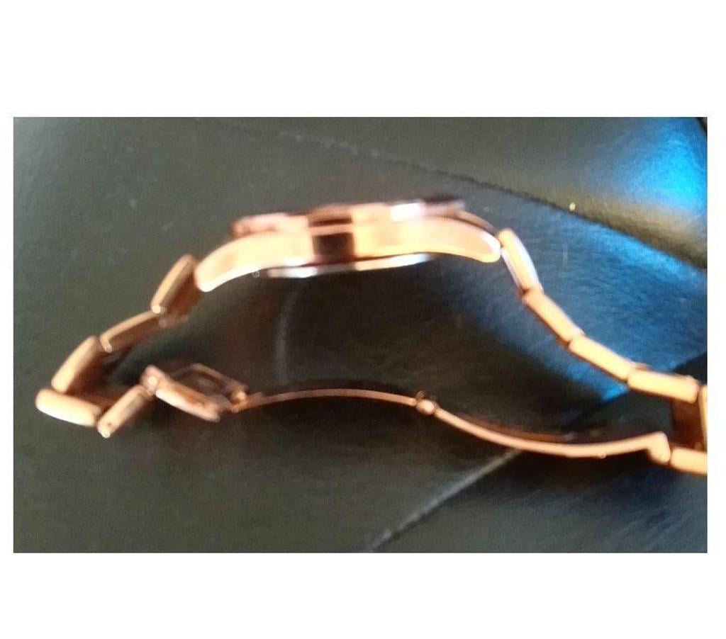 Montres occasion Seine-Saint-Denis La Courneuve - 93120 - Photos Vivastreet Jolie montre Parfois