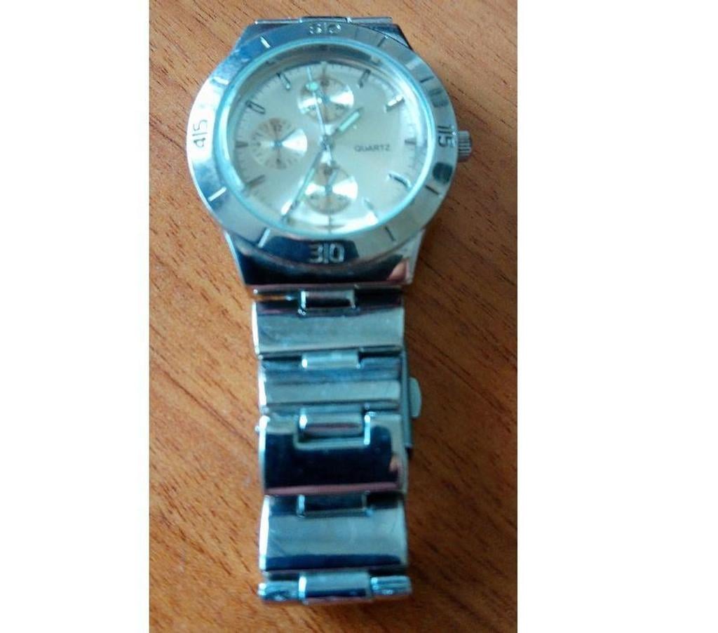 Montres occasion Seine-Saint-Denis La Courneuve - 93120 - Photos Vivastreet Montre Bijou Brigitte pour femme