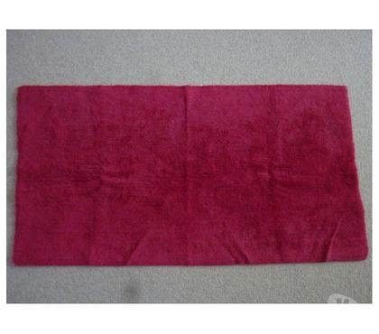 Décoration - art Le Kremlin Bicetre Val-de-Marne - Photos Vivastreet Tapis poil court rose fushia 117 x 61 cm