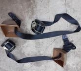 Une paire de ceinture a enrouleur arrière R12 & R16