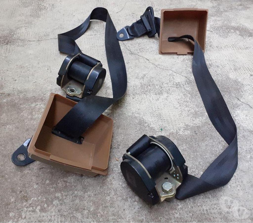 Pièces et services auto Var Cuers - 83390 - Photos Vivastreet Une paire de ceinture a enrouleur arrière R12 & R16