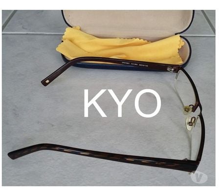 Accessoires - Bagagerie Jura Foncine le Haut - 39460 - Photos Vivastreet FRENCH CONNECTION - Monture Design, Paire de Lunettes de vue