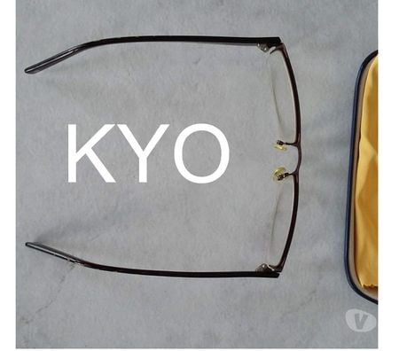 Accessoires - Bagagerie Jura Foncine le Haut - 39460 - Photos Vivastreet FRENCH CONNECTION - Monture Design, Paire de Lunettes de vue