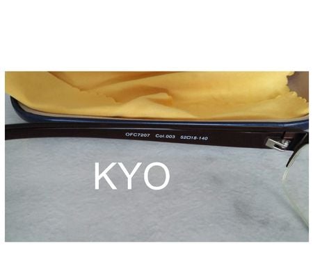 Accessoires - Bagagerie Jura Foncine le Haut - 39460 - Photos Vivastreet FRENCH CONNECTION - Monture Design, Paire de Lunettes de vue