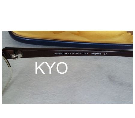 Accessoires - Bagagerie Jura Foncine le Haut - 39460 - Photos Vivastreet FRENCH CONNECTION - Monture Design, Paire de Lunettes de vue