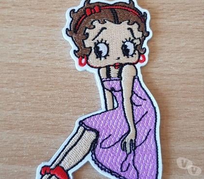Collections Carnon Hérault - Photos Vivastreet écusson brodé Betty Boop robe violette 9x5,5 cm