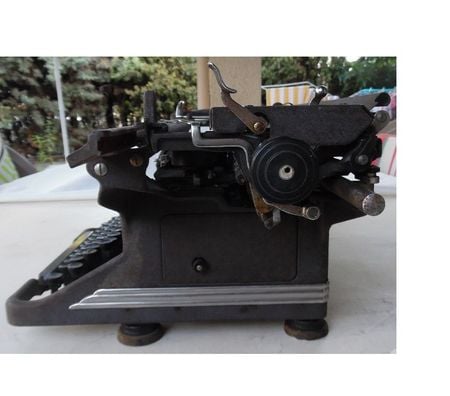 Collection Hérault Castries - 34160 - Photos Vivastreet Machine à écrire ancienne UNDERWOOD TYPEWRITER STANDARD USA