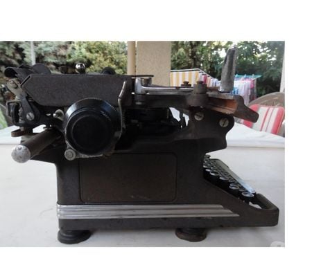 Collection Hérault Castries - 34160 - Photos Vivastreet Machine à écrire ancienne UNDERWOOD TYPEWRITER STANDARD USA