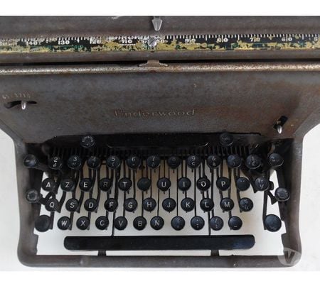 Collection Hérault Castries - 34160 - Photos Vivastreet Machine à écrire ancienne UNDERWOOD TYPEWRITER STANDARD USA