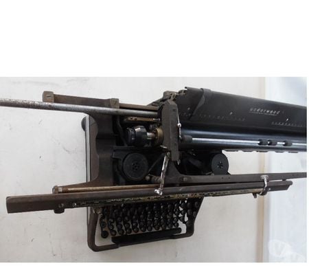 Collection Hérault Castries - 34160 - Photos Vivastreet Machine à écrire ancienne UNDERWOOD TYPEWRITER STANDARD USA