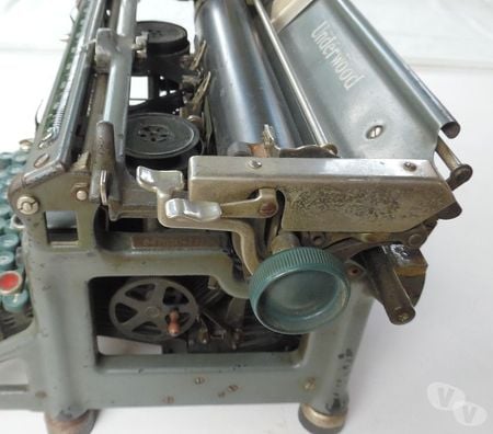 Collection Hérault Castries - 34160 - Photos Vivastreet Machine à écrire UNDERWOOD N° de série 847630 - II azerty