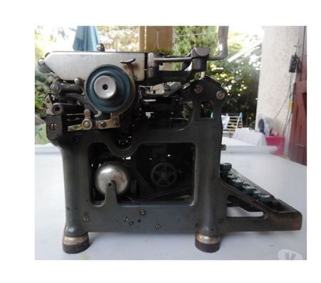 Collection Hérault Castries - 34160 - Photos Vivastreet Machine à écrire UNDERWOOD N° de série 847630 - II azerty