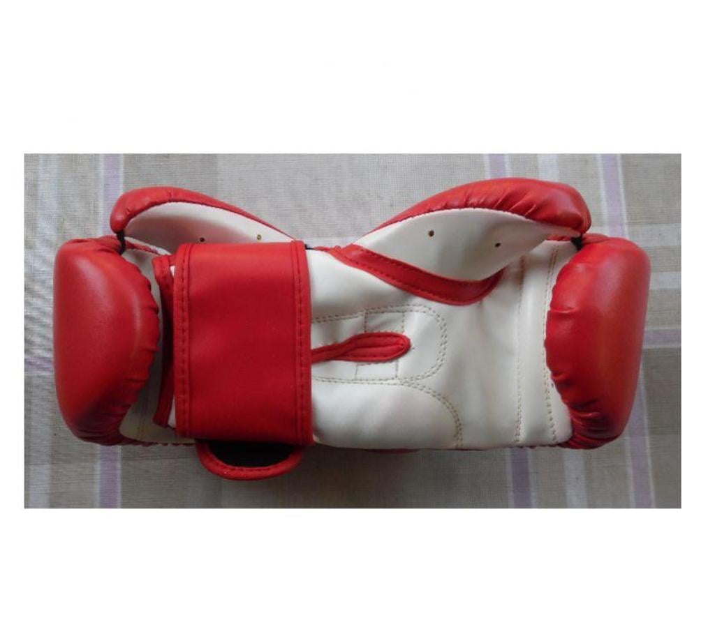 Matériel de sport Hérault Castries - 34160 - Photos Vivastreet Gants de boxe 6-8 ans Karioka rio 4 0Z état neuf 