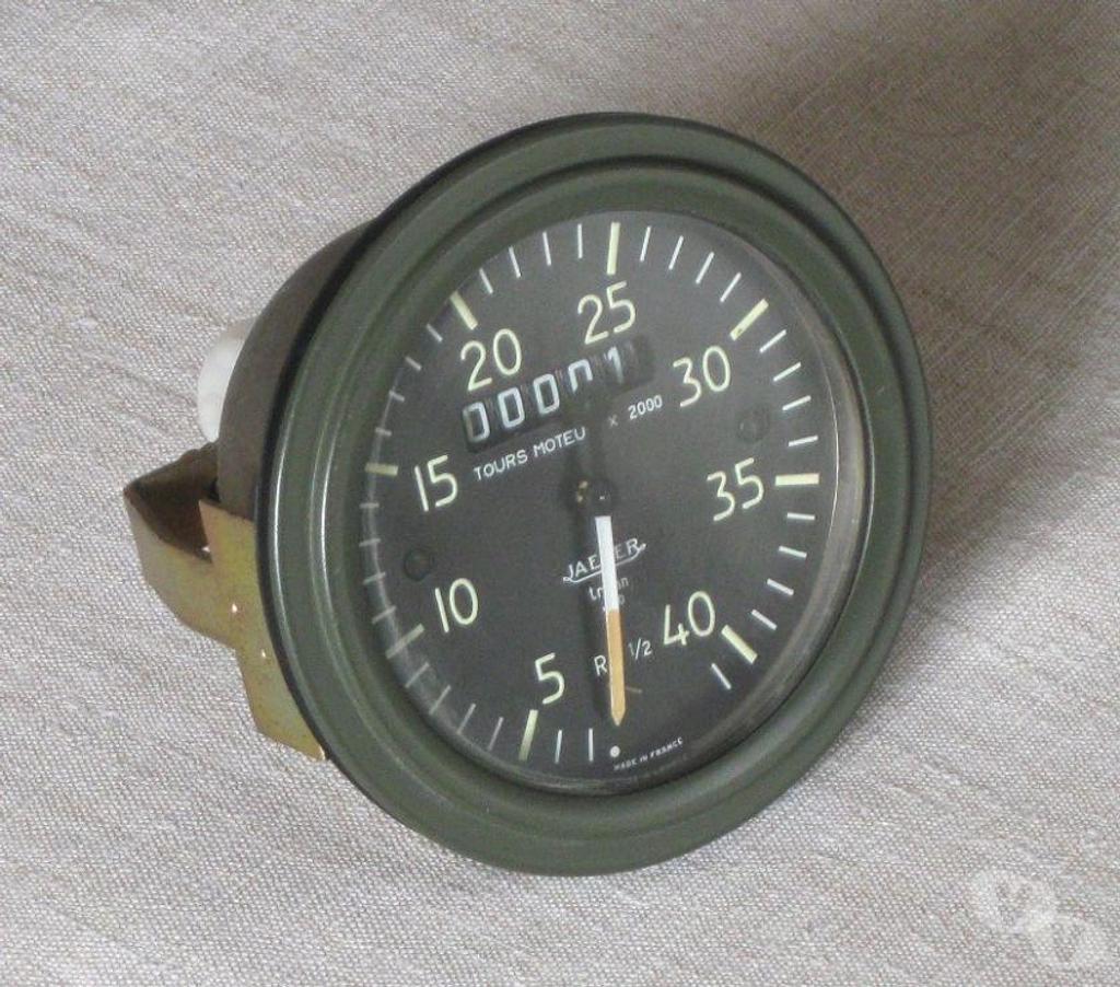 Equipements utilitaire Yvelines Maule - 78580 - Photos Vivastreet Compte-tours Jaeger pour Véhicule militaire ancien