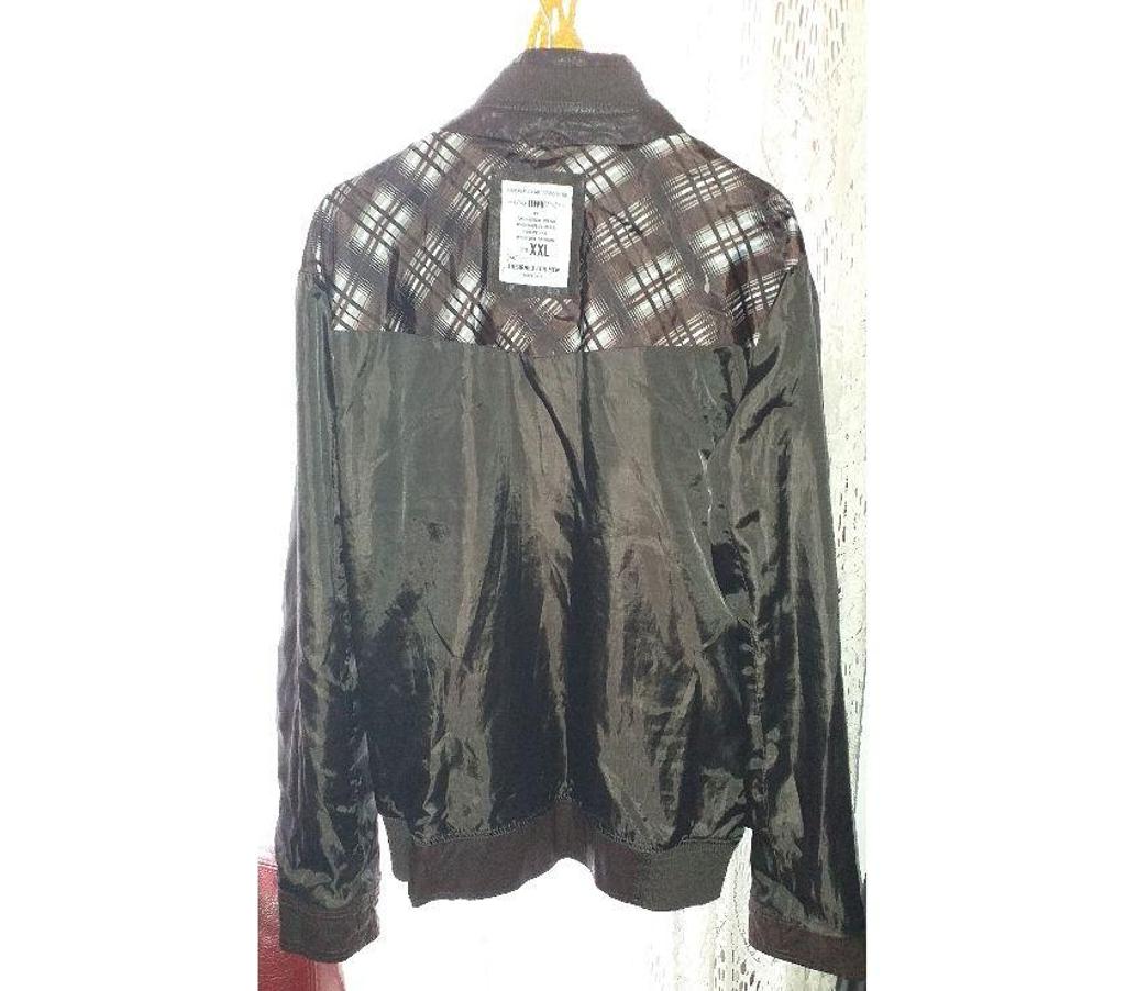 Vêtements occasion Bouches-du-Rhône Aix en Provence - Photos Vivastreet VESTE HOMME 100 % CUIR AGNEAU MARRON FONCE TAILLE XXL NEUVE.
