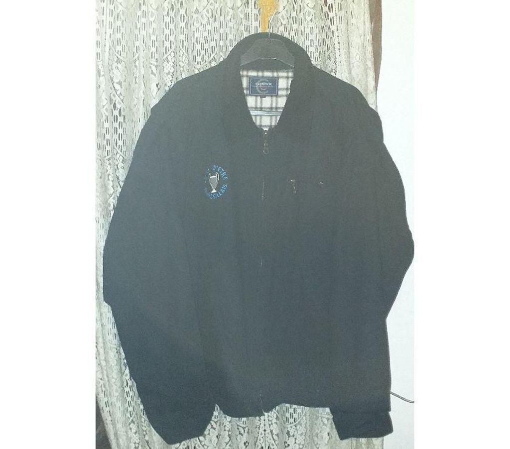 Vêtements occasion Bouches-du-Rhône Aix en Provence - Photos Vivastreet BLOUSON HOMME NOIR OM FLOQUE COUPE D'EUROPE DES CHAMPIONS X
