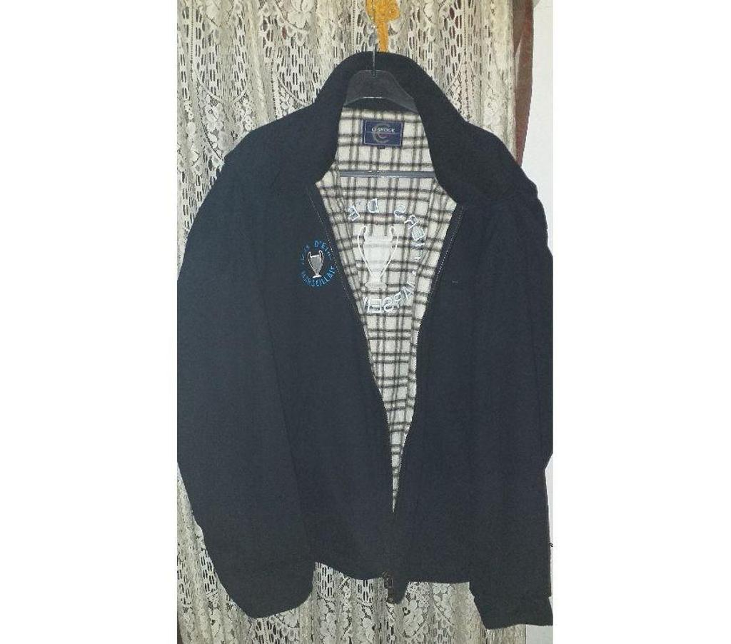 Vêtements occasion Bouches-du-Rhône Aix en Provence - Photos Vivastreet BLOUSON HOMME NOIR OM FLOQUE COUPE D'EUROPE DES CHAMPIONS X