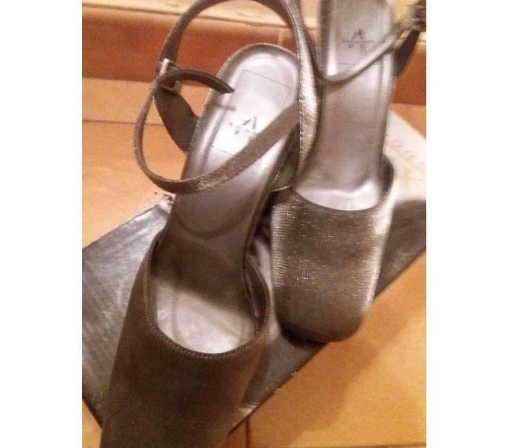 Chaussures Vaucluse Avignon - 84000 - Photos Vivastreet Chaussure pailleté noir