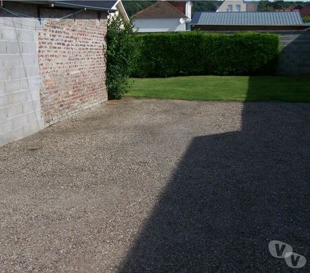 Parkings - Garages Seine-Maritime Eu - 76260 - Photos Vivastreet Emplacement Parkings dans une Cour Fermée - Libre